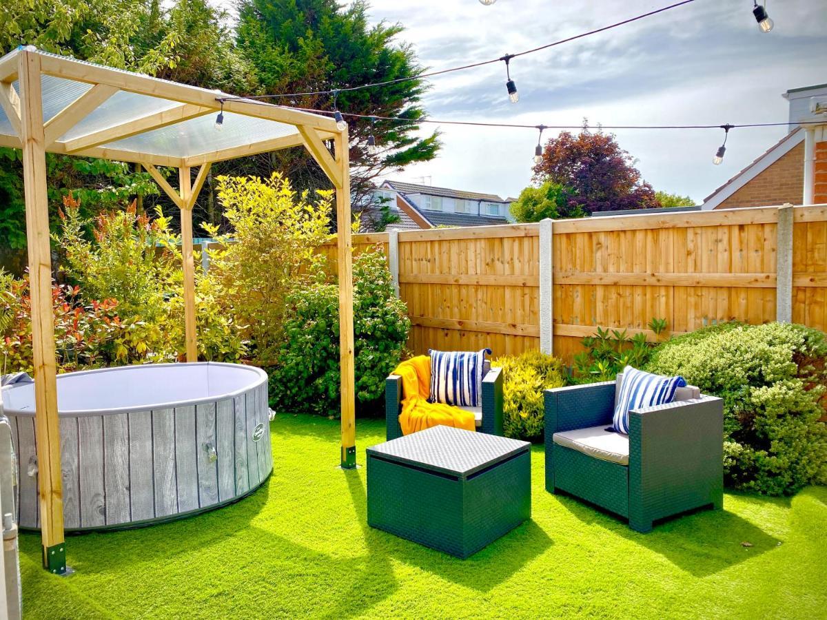 Remarkable 3-Bed Hot Tub House In 블랙풀 외부 사진